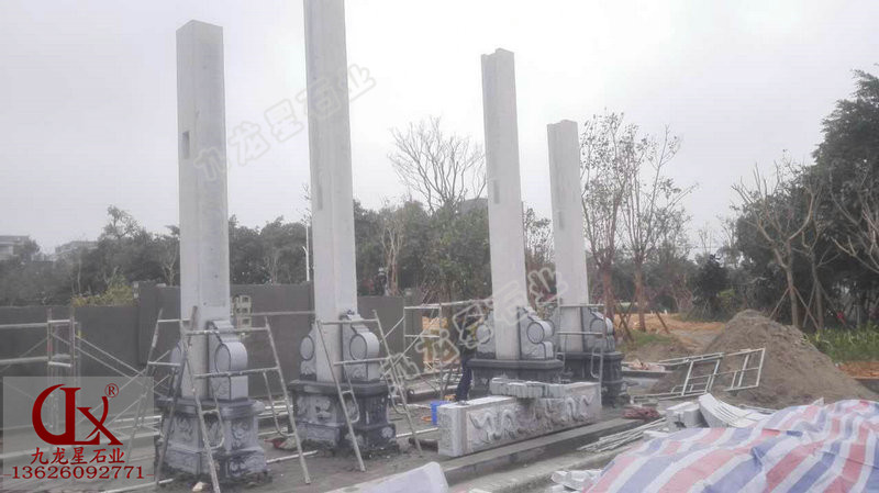 農(nóng)村村門口牌坊 新農(nóng)村牌坊的安裝過程