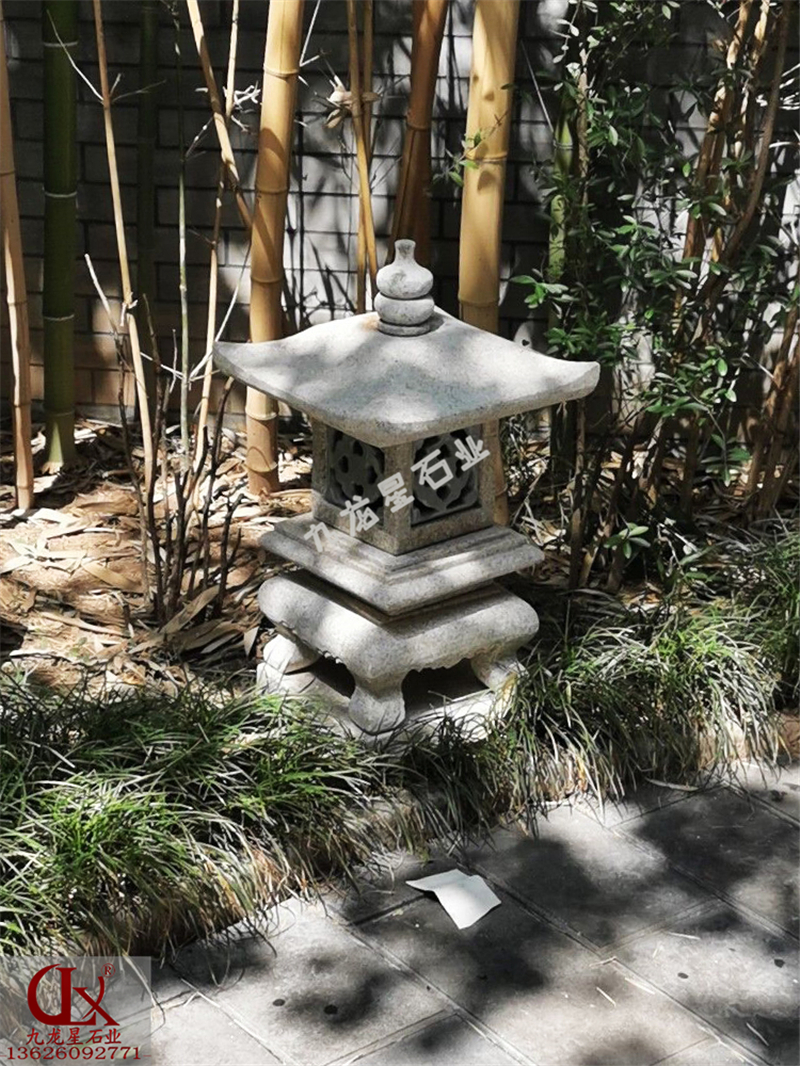 陜西省西安市?花崗巖石雕燈籠